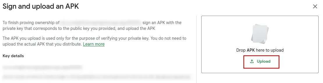 Une capture d’écran de la boîte de dialogue « sign and upload an apk » dans la Play Console avec le bouton de téléversement mis en évidence.